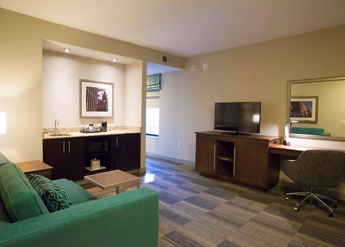 Hampton Inn & Suites St. Paul Downtown