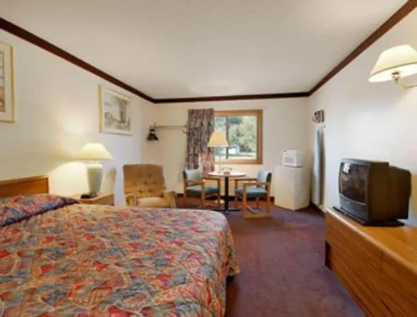 Becker Inn & Suites